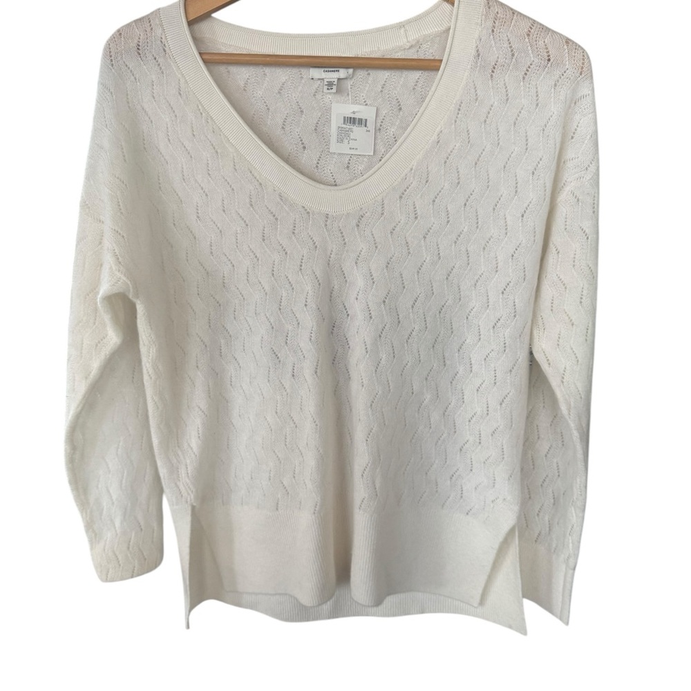 Club Monaco Ecru cashmere sweater size small in cream color